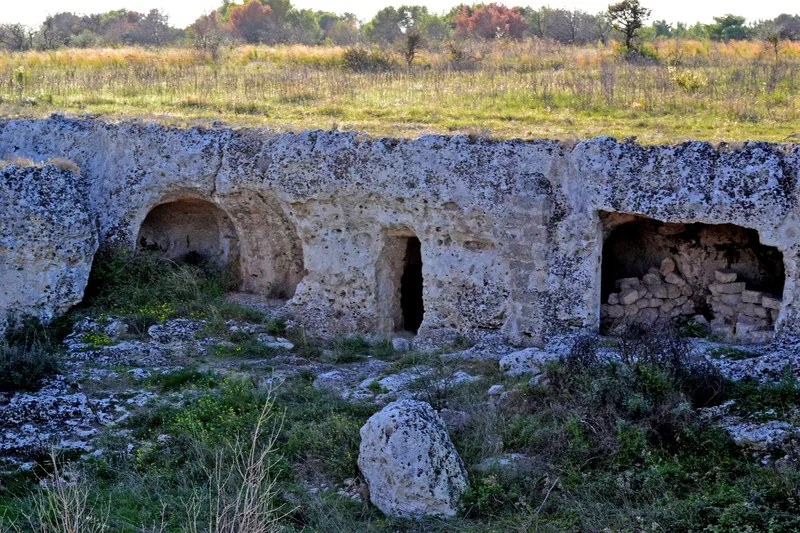 Insediamento rupestre di Capocanale