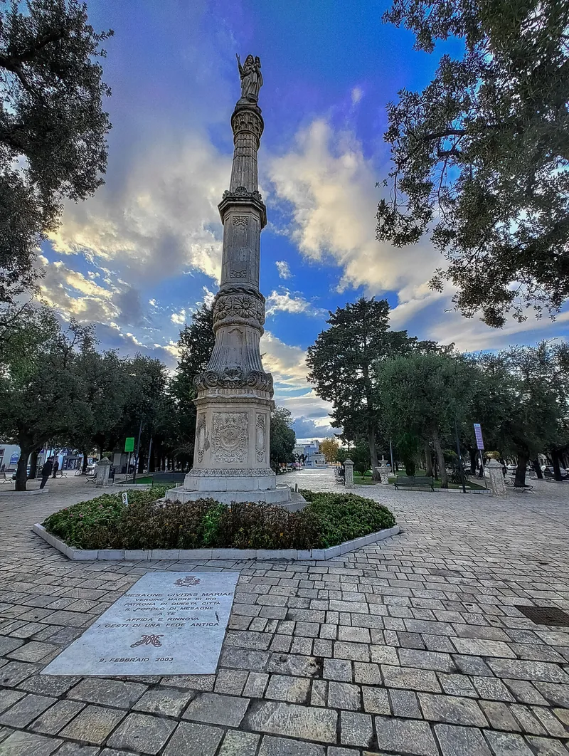 Villa Comunale Umberto I - monumento